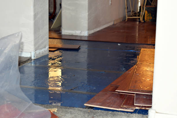 Professional Sewage Cleanup technician working in Orlando, OK